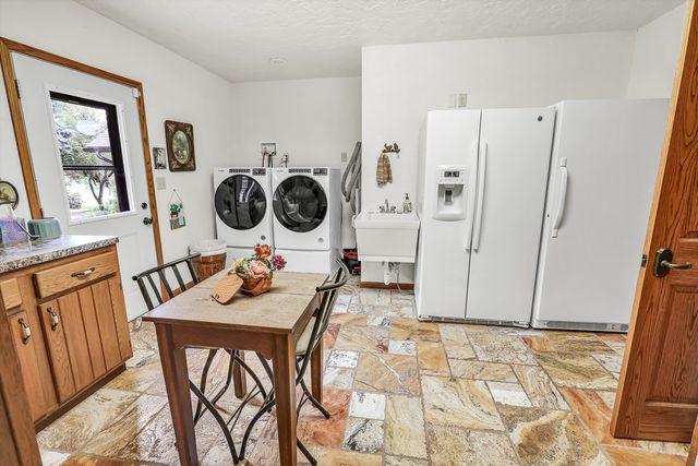 2775 Osburn Avenue, Oskaloosa, IA 52577