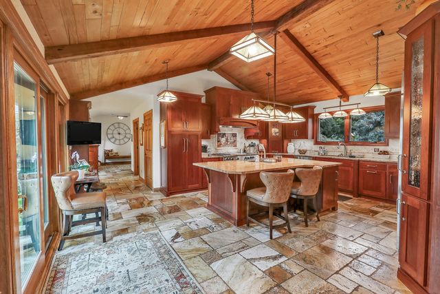 2775 Osburn Avenue, Oskaloosa, IA 52577