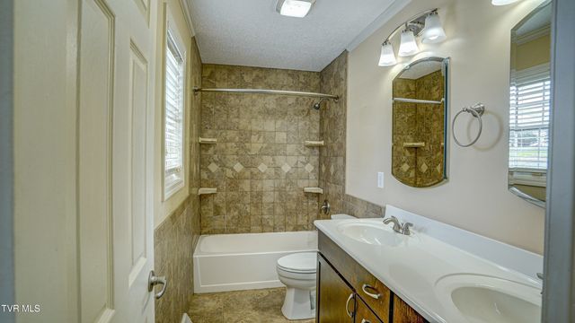 417 Old Embreeville Road, Jonesborough, TN 37659