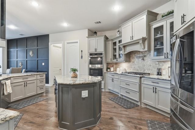 11219 Hillside Knoll Lane, Cypress, TX 77433
