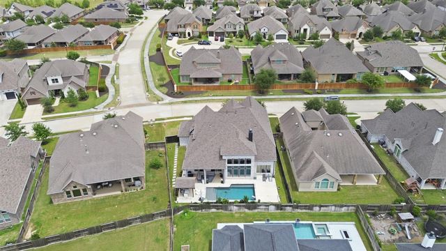 11219 Hillside Knoll Lane, Cypress, TX 77433