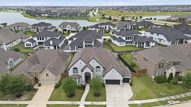 11219 Hillside Knoll Lane, Cypress, TX 77433