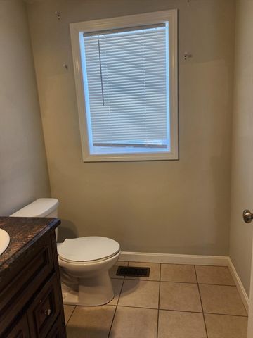 24 Bittersweet Blvd 24, Worcester, MA 01607