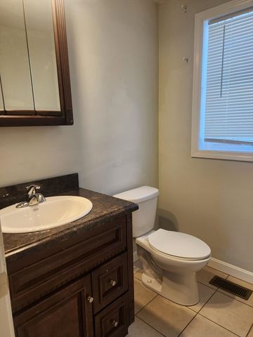 24 Bittersweet Blvd 24, Worcester, MA 01607