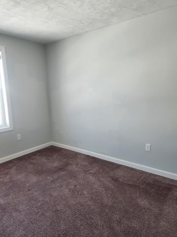 24 Bittersweet Blvd 24, Worcester, MA 01607