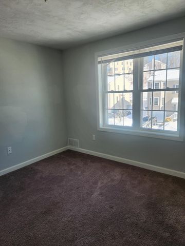 24 Bittersweet Blvd 24, Worcester, MA 01607