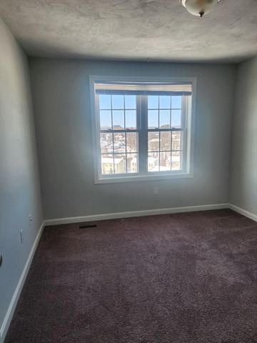 24 Bittersweet Blvd 24, Worcester, MA 01607