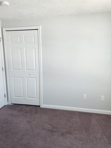 24 Bittersweet Blvd 24, Worcester, MA 01607