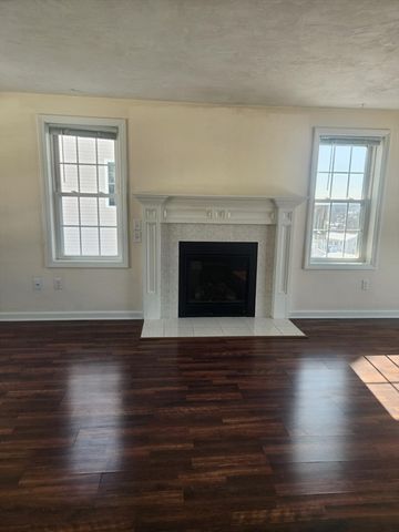 24 Bittersweet Blvd 24, Worcester, MA 01607