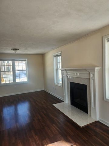 24 Bittersweet Blvd 24, Worcester, MA 01607