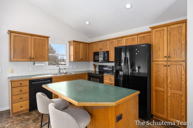 2860 104th Avenue, Zeeland, MI 49464