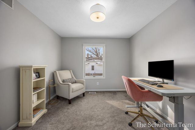 2860 104th Avenue, Zeeland, MI 49464