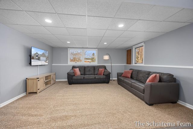 2860 104th Avenue, Zeeland, MI 49464