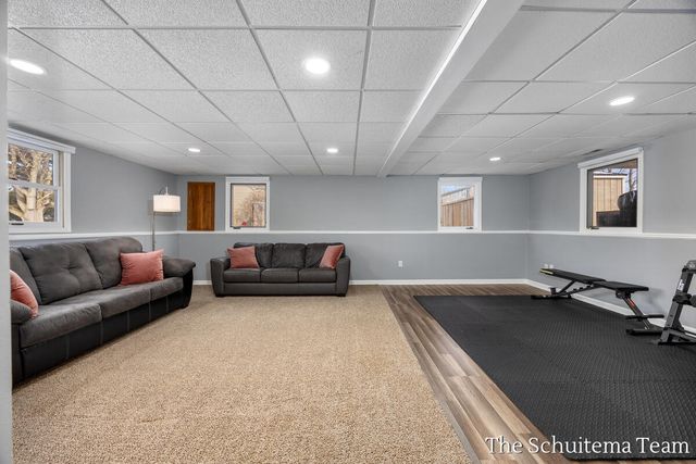 2860 104th Avenue, Zeeland, MI 49464