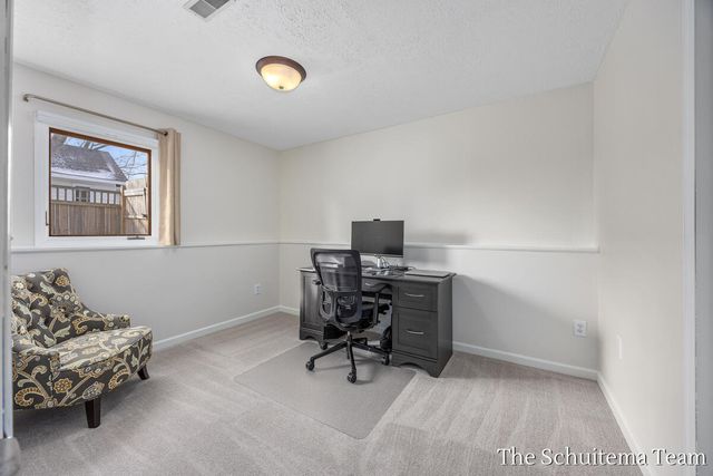 2860 104th Avenue, Zeeland, MI 49464