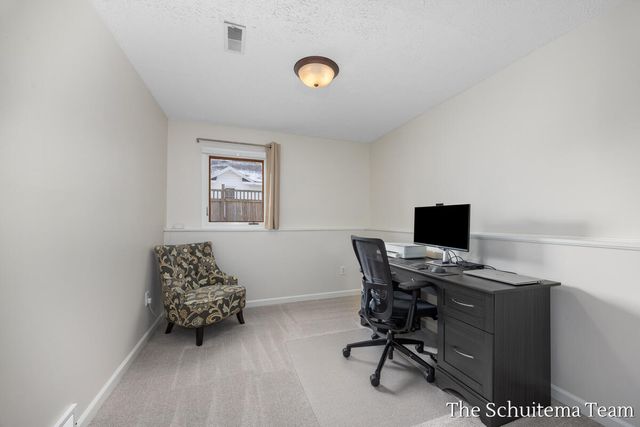 2860 104th Avenue, Zeeland, MI 49464