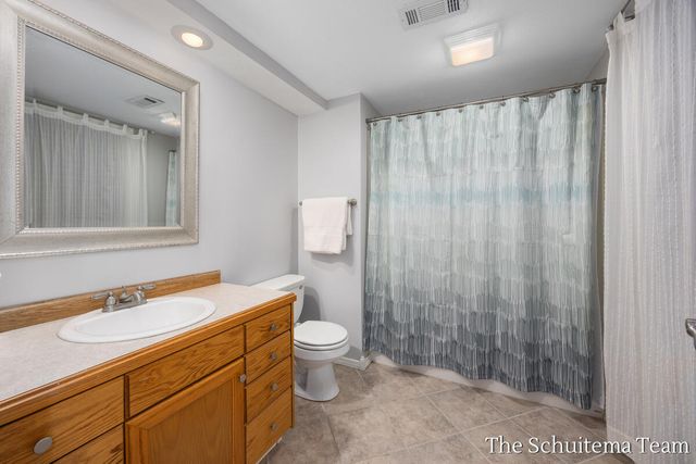 2860 104th Avenue, Zeeland, MI 49464