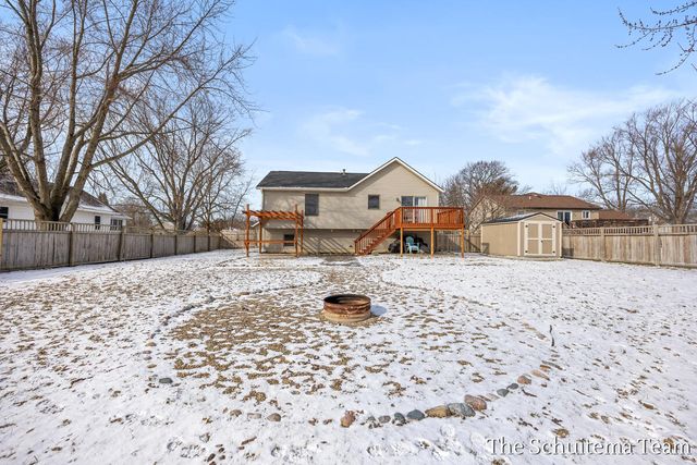 2860 104th Avenue, Zeeland, MI 49464