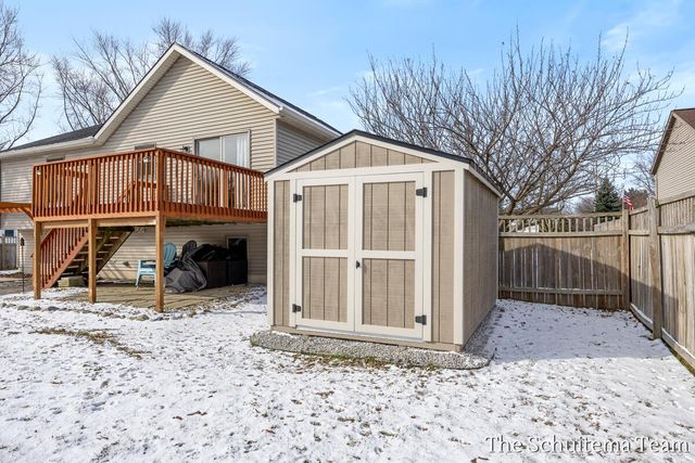 2860 104th Avenue, Zeeland, MI 49464