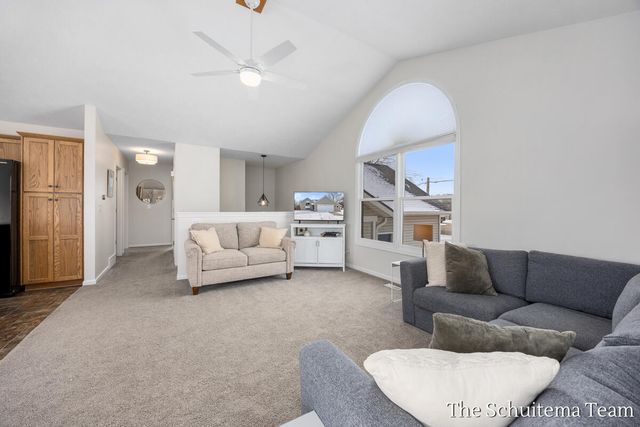 2860 104th Avenue, Zeeland, MI 49464