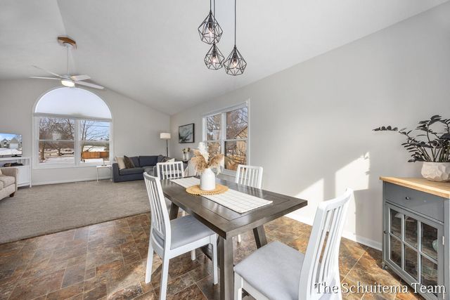 2860 104th Avenue, Zeeland, MI 49464