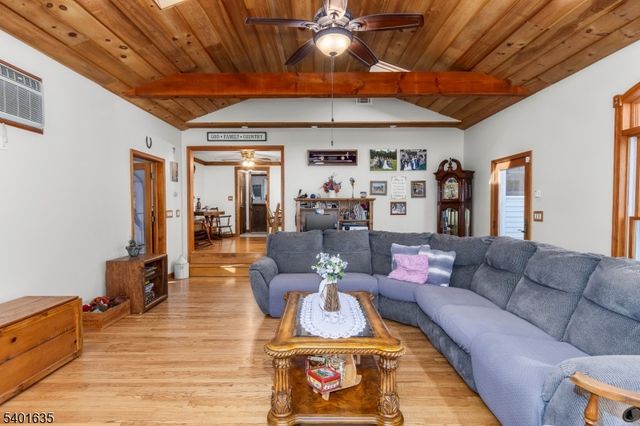 37 Ward Rd, Hardwick Twp., NJ 07825