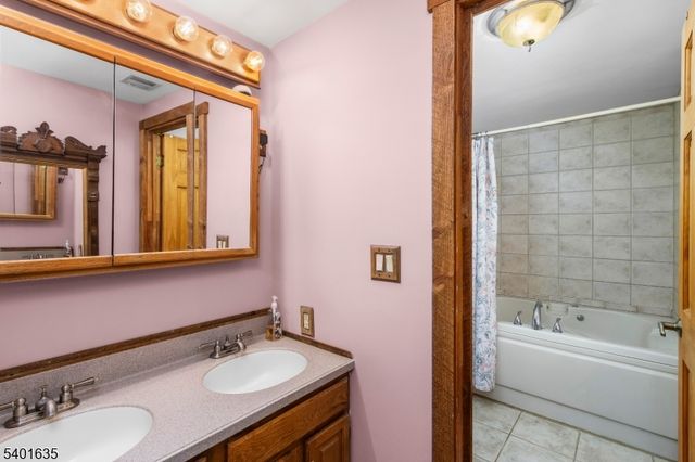 37 Ward Rd, Hardwick Twp., NJ 07825