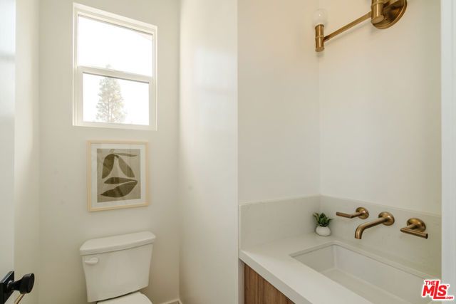 3851 N Riley Lane, Los Angeles, CA 90065