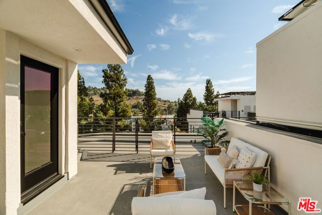 3851 N Riley Lane, Los Angeles, CA 90065