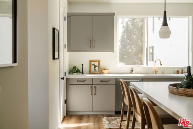 3851 N Riley Lane, Los Angeles, CA 90065