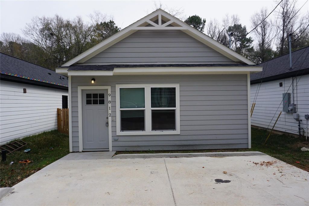 9812 Arbor Oak, Willis, TX 77318