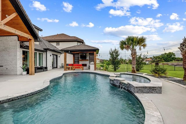 11650 Renaissance Drive, Montgomery, TX 77356