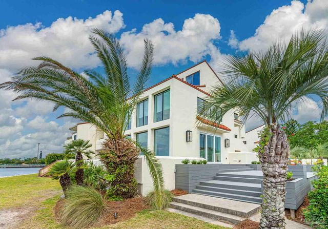 1 Port Royal Way 1&3, Pensacola, FL 32502