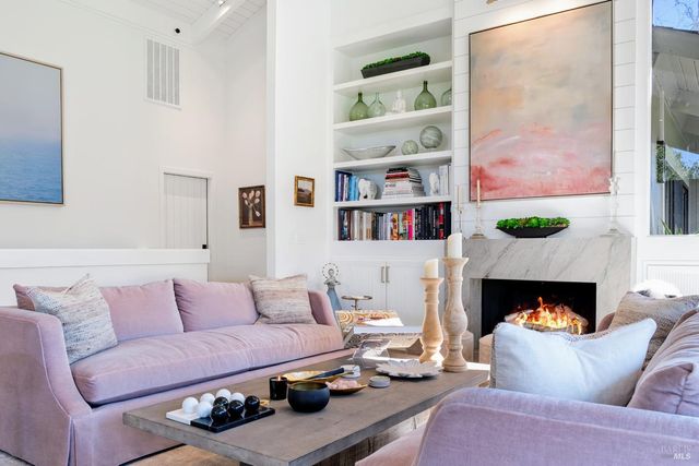 350 Deer Hollow Dr, Napa, CA 94558