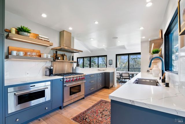 350 Deer Hollow Dr, Napa, CA 94558