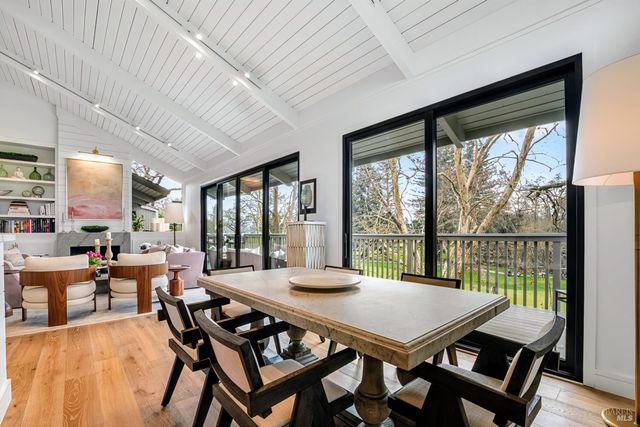 350 Deer Hollow Dr, Napa, CA 94558