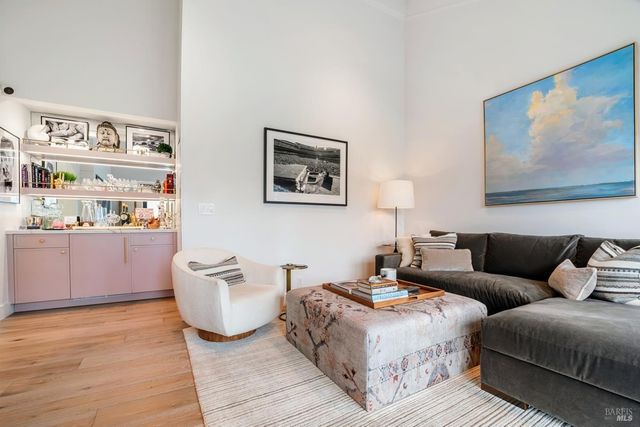 350 Deer Hollow Dr, Napa, CA 94558