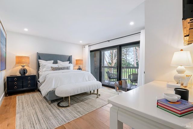 350 Deer Hollow Dr, Napa, CA 94558