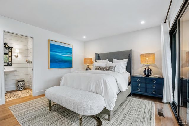 350 Deer Hollow Dr, Napa, CA 94558