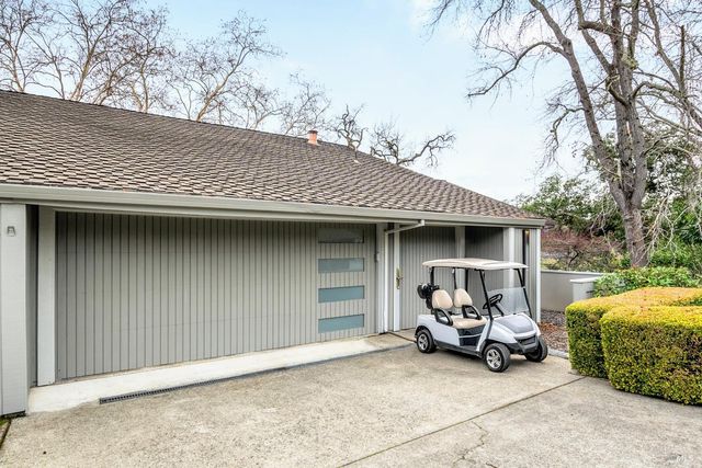 350 Deer Hollow Dr, Napa, CA 94558