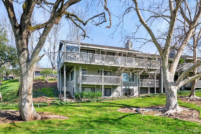 350 Deer Hollow Dr, Napa, CA 94558