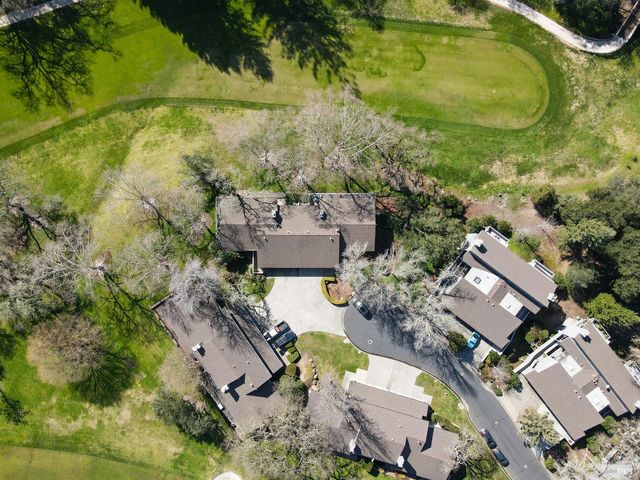 350 Deer Hollow Dr, Napa, CA 94558