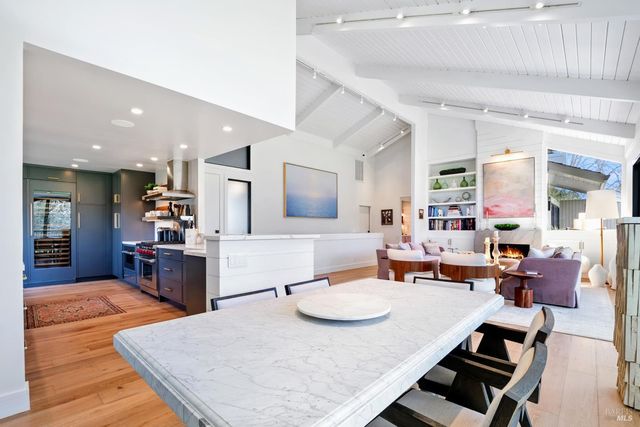 350 Deer Hollow Dr, Napa, CA 94558