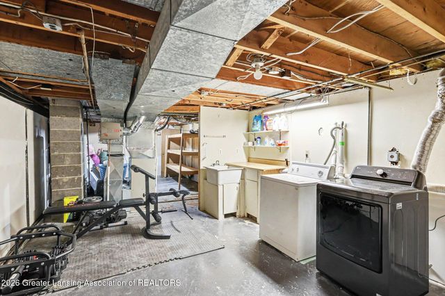 1404 Weber Drive, Lansing, MI 48912