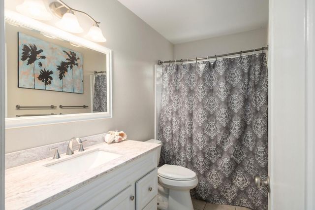 10610 N Seacrest Drive, Fresno, CA 93730