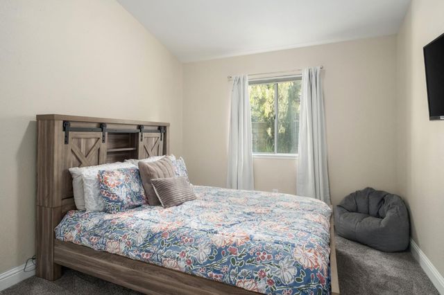 10610 N Seacrest Drive, Fresno, CA 93730