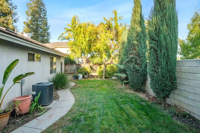 10610 N Seacrest Drive, Fresno, CA 93730