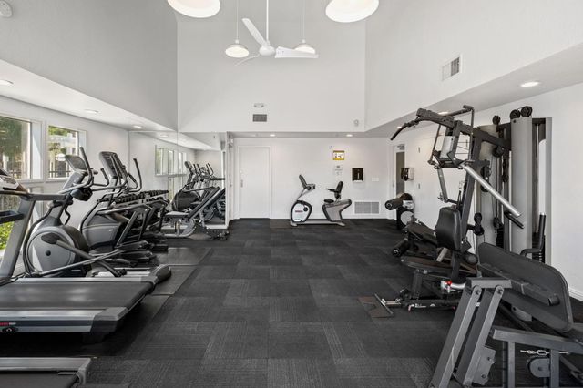 10610 N Seacrest Drive, Fresno, CA 93730