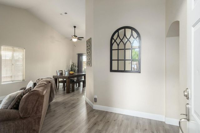 10610 N Seacrest Drive, Fresno, CA 93730