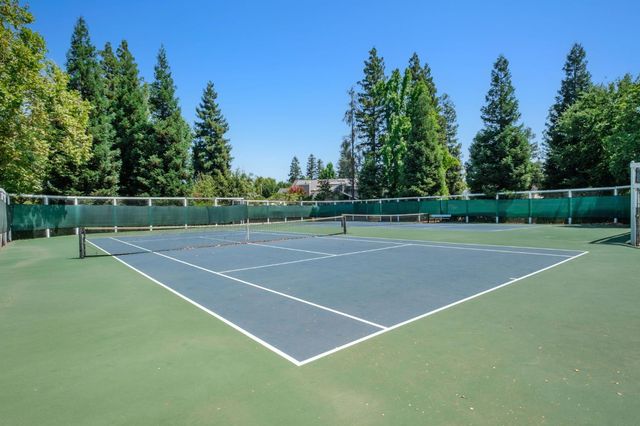 10610 N Seacrest Drive, Fresno, CA 93730